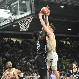 La Virtus cade a Venezia. Gara 3 va alla Reyer che s’impone 89-82