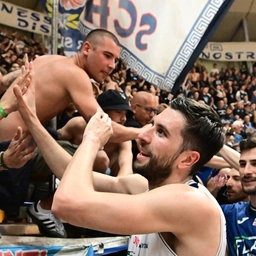 Fortitudo sfida Cantù: Aradori, Fantinelli, Freeman e Gabriel guidano l'assalto alla semifinale